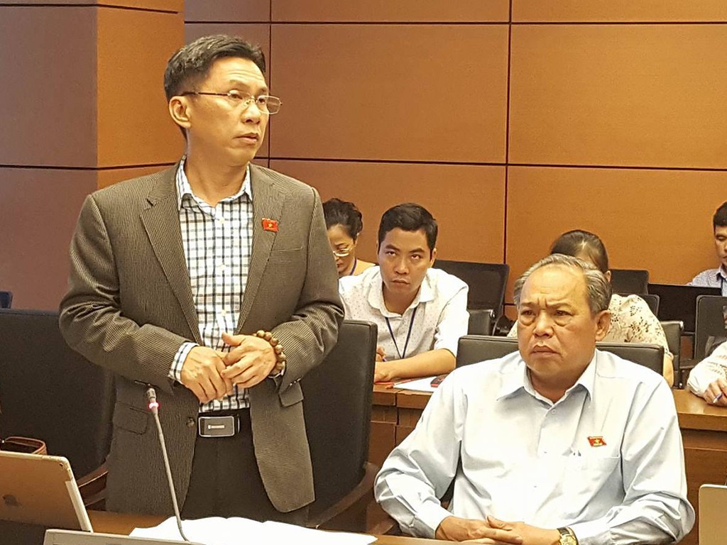 Đòi Google, Facebook đặt máy chủ tại VN là không khả thi - Ảnh 1. Đòi Google, Facebook đặt máy chủ tại VN là không khả thi - Ảnh 1.