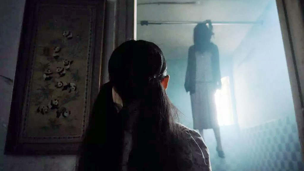 Khách sạn ma rùng rợn với cảnh thật ở Amber Court ma ám - Ảnh 4.