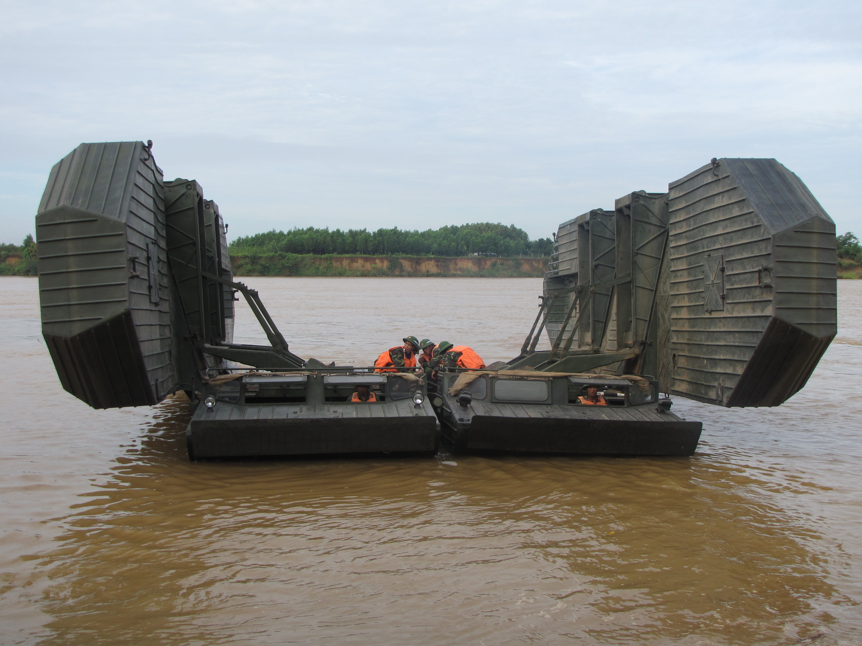 Công binh - những người lính du mục - Ảnh 7. Công binh - những người lính du mục - Ảnh 7.