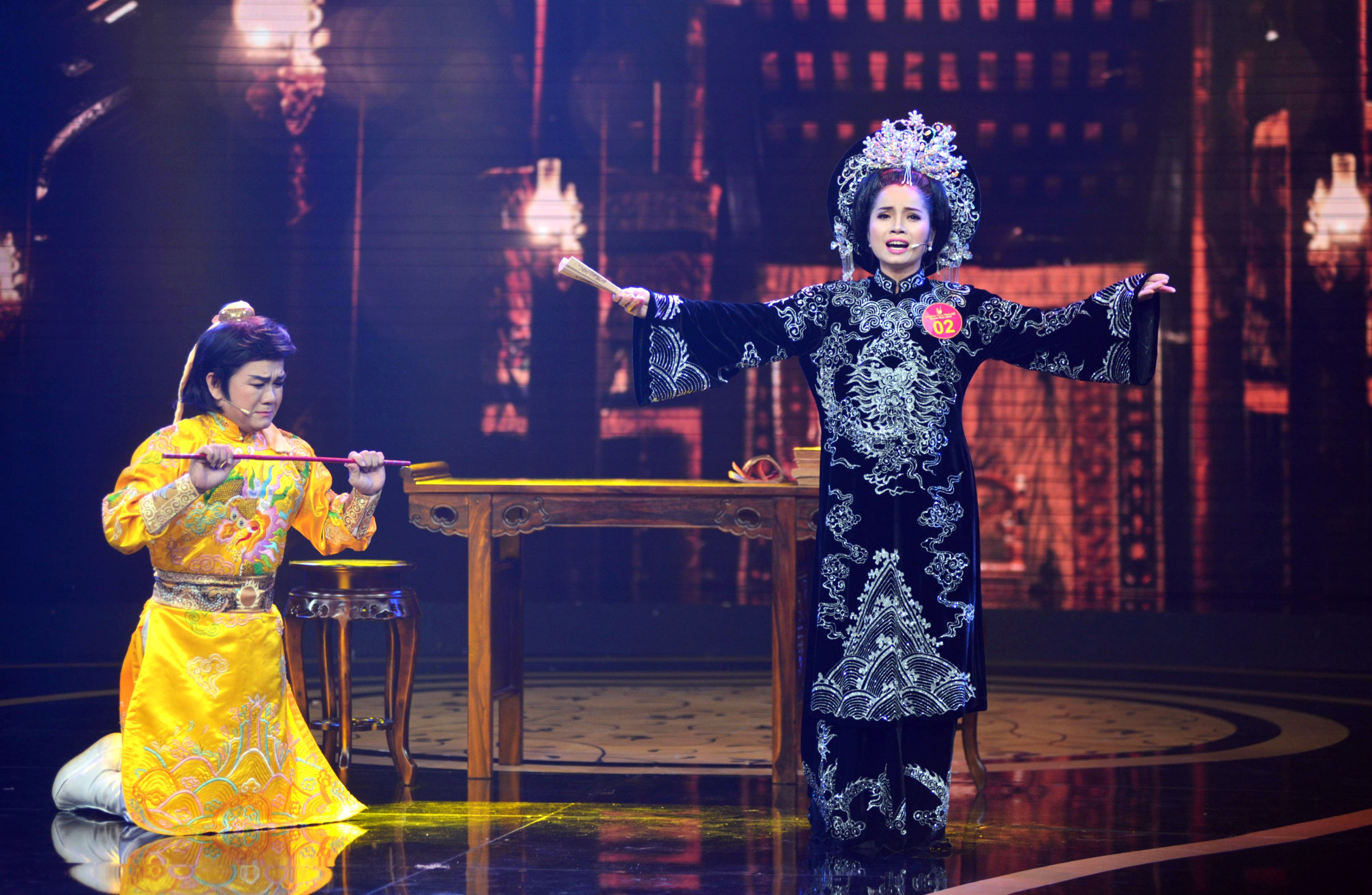 Nguyễn Văn Khởi giành Chuông vàng vọng cổ 2017 với 100 triệu đồng - Ảnh 4. Nguyễn Văn Khởi giành Chuông vàng vọng cổ 2017 với 100 triệu đồng - Ảnh 4.