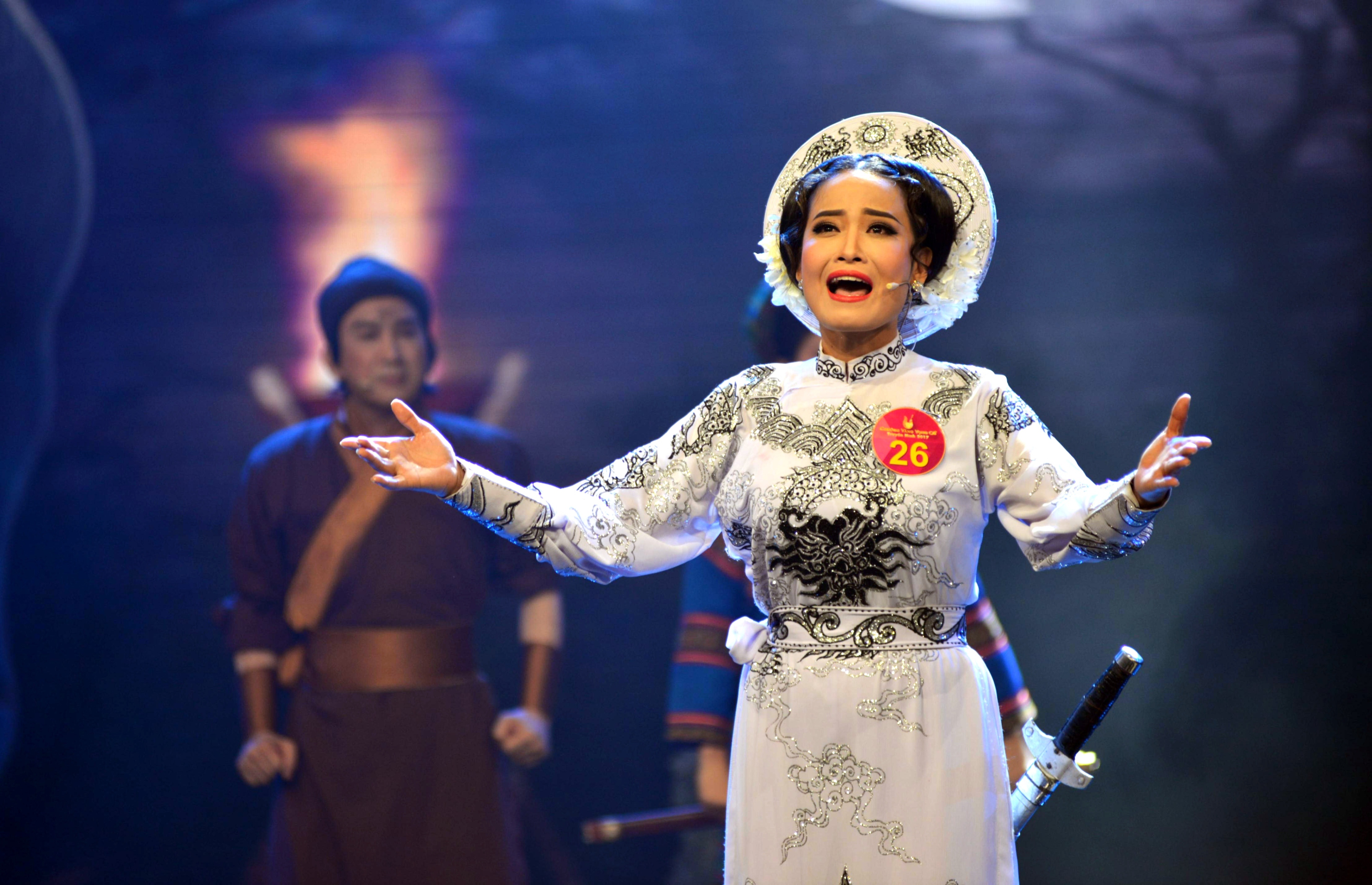 Nguyễn Văn Khởi giành Chuông vàng vọng cổ 2017 với 100 triệu đồng - Ảnh 6. Nguyễn Văn Khởi giành Chuông vàng vọng cổ 2017 với 100 triệu đồng - Ảnh 6.