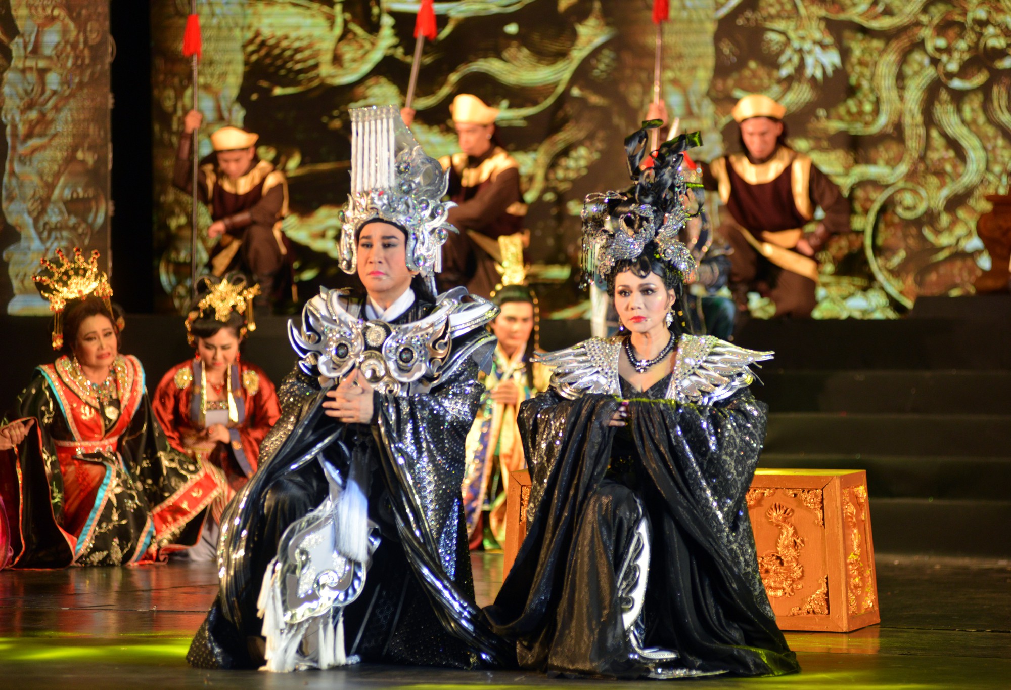 Phi Giao vẫn là của Ngọc Huyền - Ảnh 4. Phi Giao vẫn là của Ngọc Huyền - Ảnh 4.