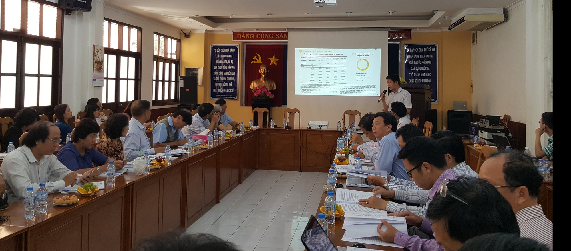 TP.HCM đang bị nông thôn hóa? - Ảnh 1. TP.HCM đang bị nông thôn hóa? - Ảnh 1.