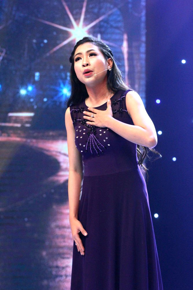 Từ cô hàng nước đến ngôi quán quân danh ca vọng cổ - Ảnh 1. Từ cô hàng nước đến ngôi quán quân danh ca vọng cổ - Ảnh 1.