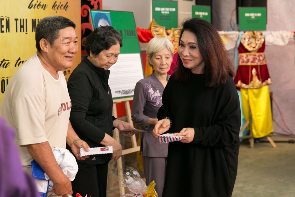 Đoàn phim Gạo chợ nước sông ra mắt ở Viện dưỡng lão nghệ sĩ - Ảnh 3. Đoàn phim Gạo chợ nước sông ra mắt ở Viện dưỡng lão nghệ sĩ - Ảnh 3.