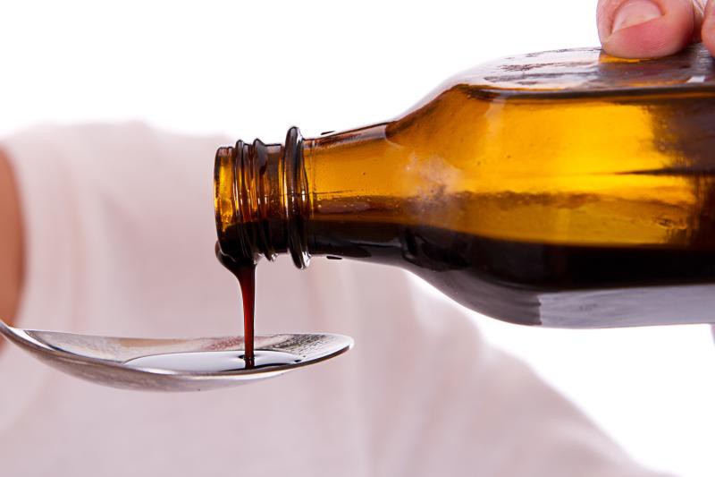 Cẩn trọng khi dùng thuốc ho thuốc cảm cho trẻ nhỏ - Ảnh 1. Cẩn trọng khi dùng thuốc ho thuốc cảm cho trẻ nhỏ - Ảnh 1.