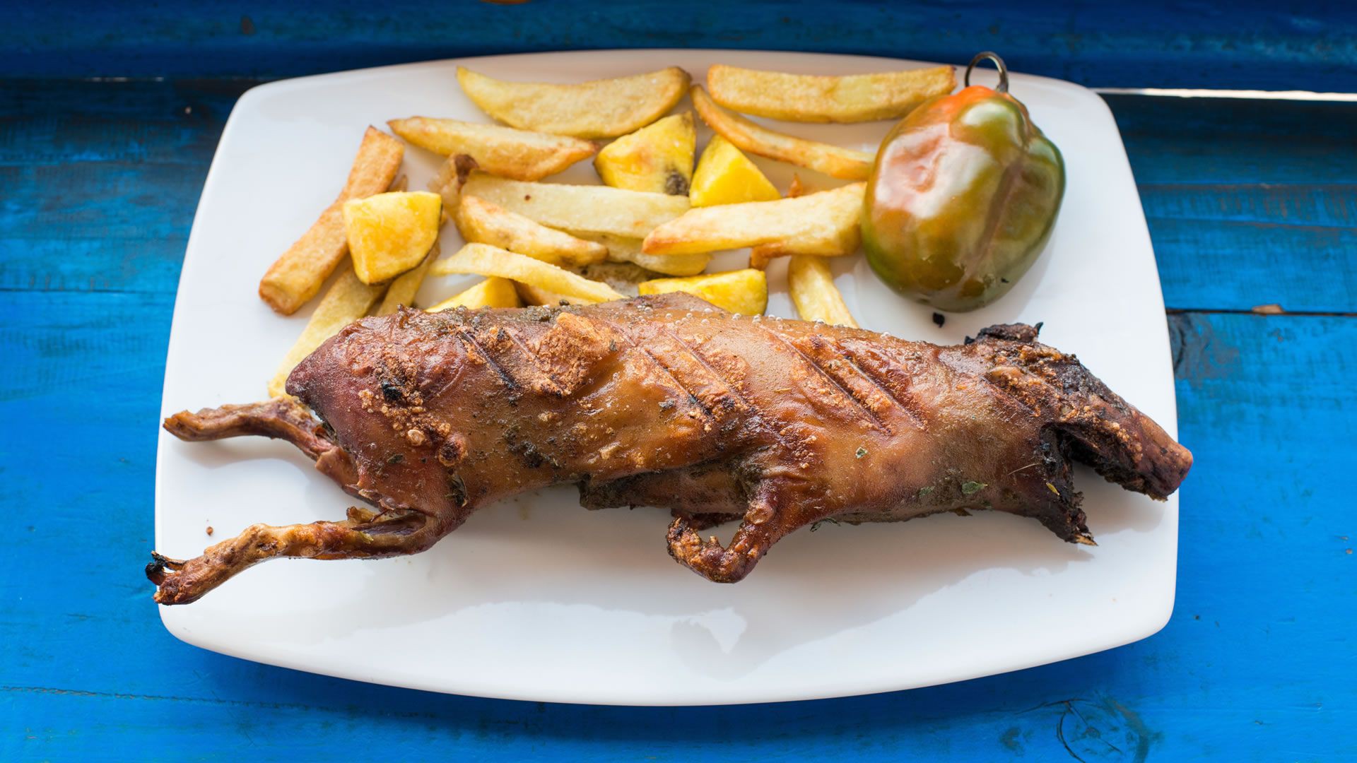 Tim rắn hổ mang còn đập vào top món ăn kinh dị nhất thế giới - Ảnh 12. Tim rắn hổ mang còn đập vào top món ăn kinh dị nhất thế giới - Ảnh 12.