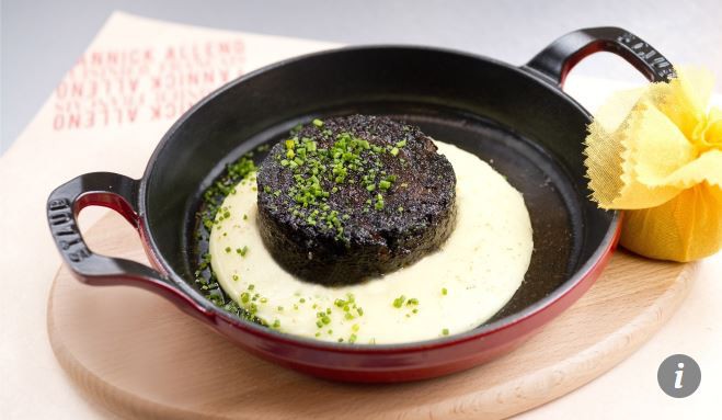 Tim rắn hổ mang còn đập vào top món ăn kinh dị nhất thế giới - Ảnh 17. Tim rắn hổ mang còn đập vào top món ăn kinh dị nhất thế giới - Ảnh 17.