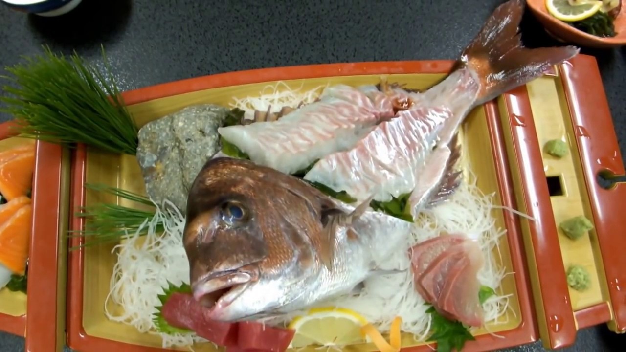 Tim rắn hổ mang còn đập vào top món ăn kinh dị nhất thế giới - Ảnh 3. Tim rắn hổ mang còn đập vào top món ăn kinh dị nhất thế giới - Ảnh 3.