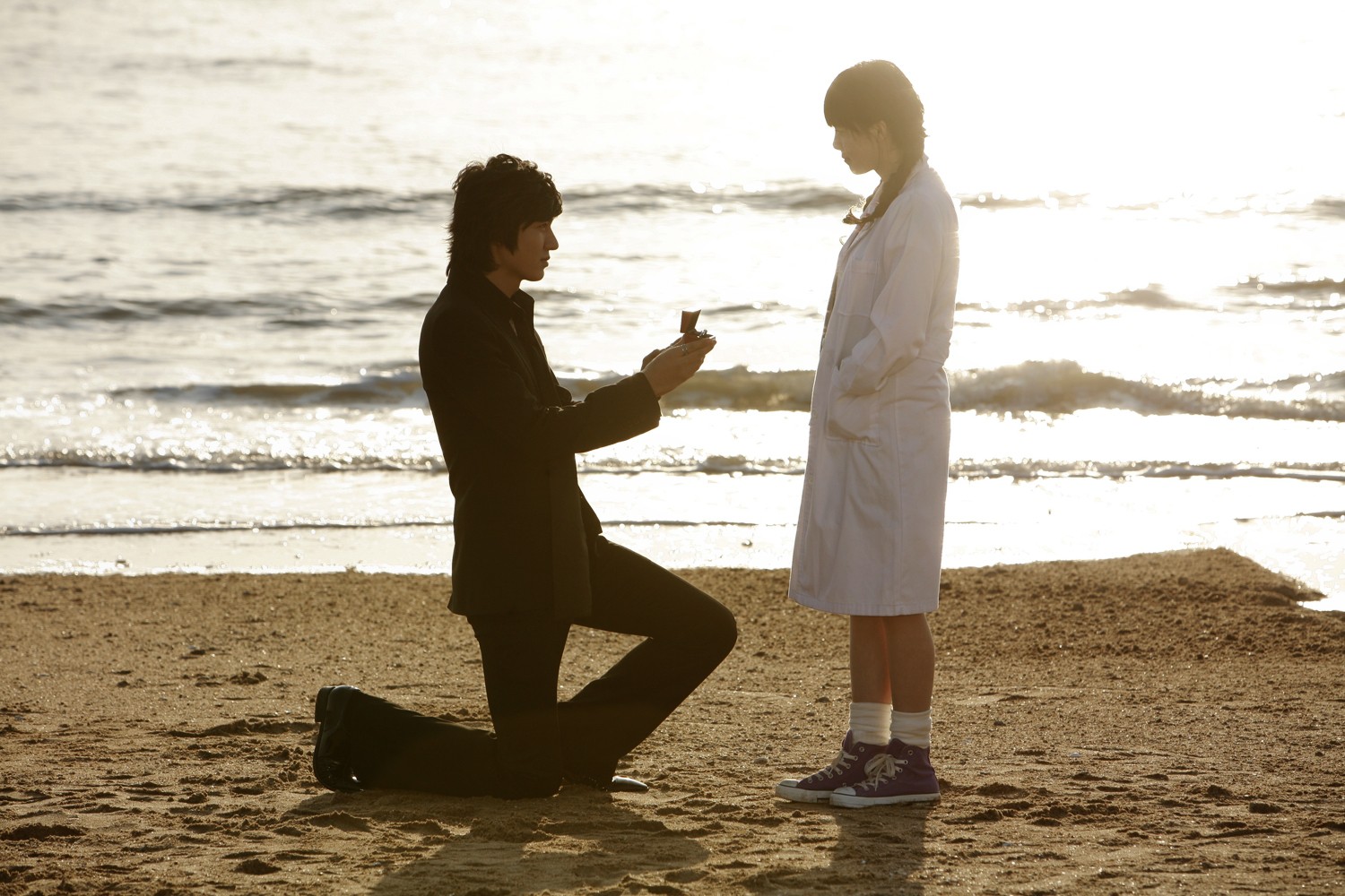 Cầu hôn là lãng mạn hay làm màu? - Ảnh 2. Cầu hôn là lãng mạn hay làm màu? - Ảnh 2.