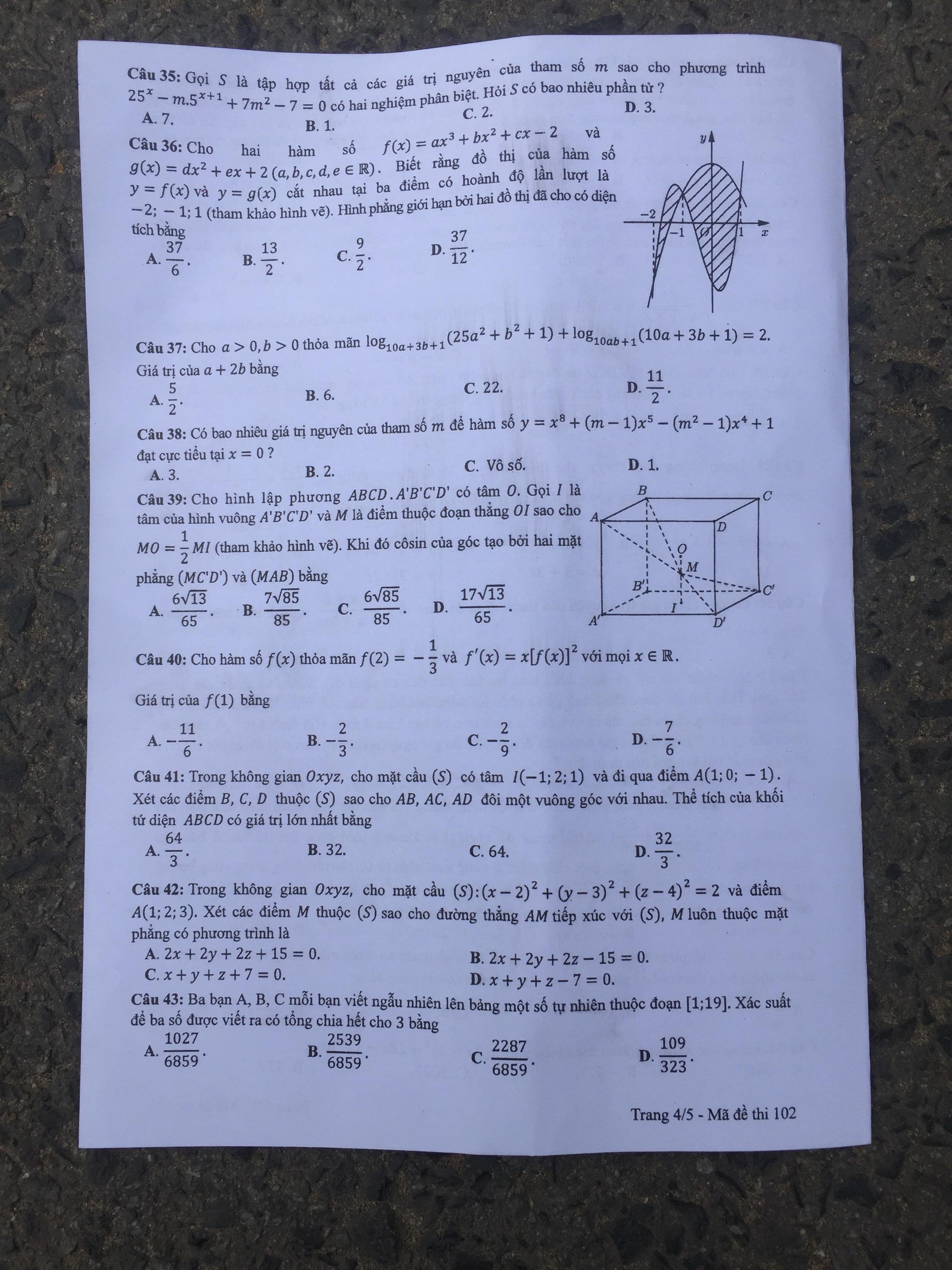 Thí sinh than đề thi toán THPT quốc gia dài và khó, nhiều em bật khóc - Ảnh 15. Thí sinh than đề thi toán THPT quốc gia dài và khó, nhiều em bật khóc - Ảnh 15.