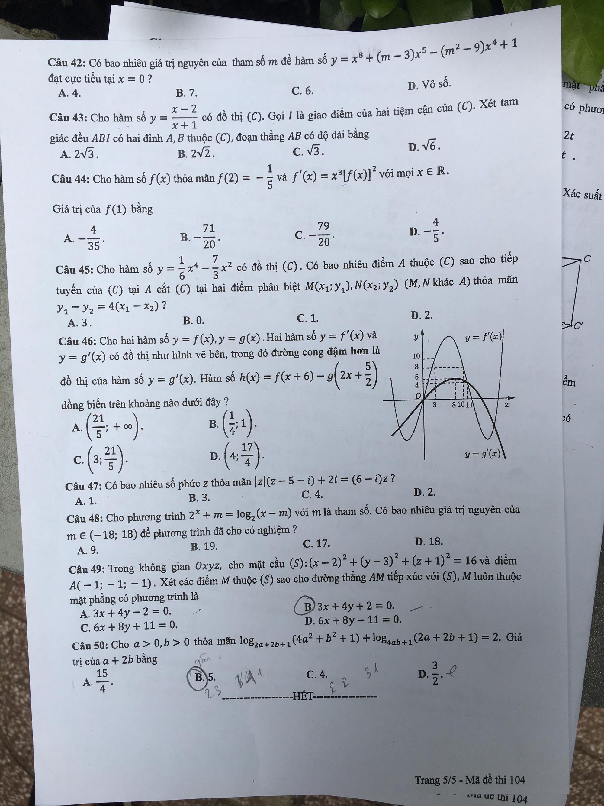 Thí sinh than đề thi toán THPT quốc gia dài và khó, nhiều em bật khóc - Ảnh 26. Thí sinh than đề thi toán THPT quốc gia dài và khó, nhiều em bật khóc - Ảnh 26.