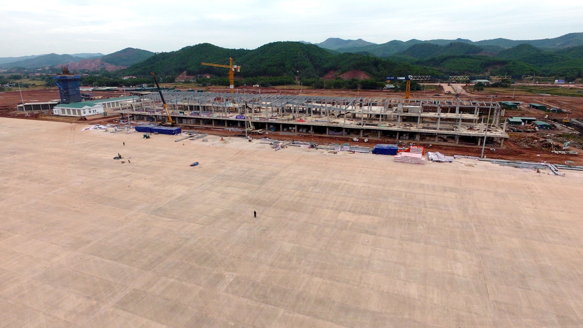 Đặc khu có nên cho nhà đầu tư thuê đất 99 năm? - Ảnh 1. Đặc khu có nên cho nhà đầu tư thuê đất 99 năm? - Ảnh 1.