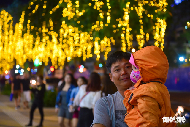 Không khí Giáng sinh Sài Gòn rộn ràng trong tiết trời se lạnh - Ảnh 16.