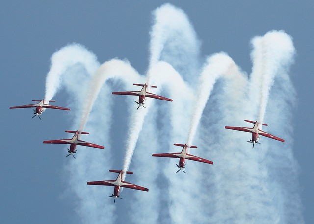 Đã mắt với màn máy bay nhào lộn ở Singapore Airshow 2018 - Ảnh 5.