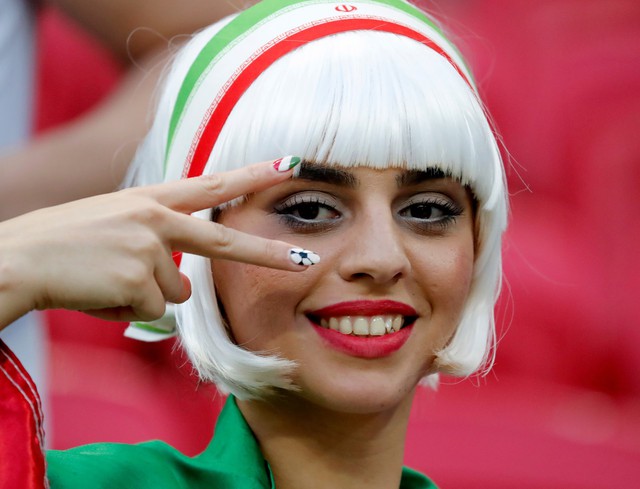 Fan World Cup ấn tượng với khuôn mặt nhiều sắc màu - Ảnh 7. Fan World Cup ấn tượng với khuôn mặt nhiều sắc màu - Ảnh 7.