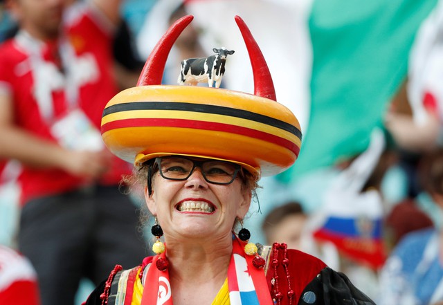 Fan World Cup ấn tượng với khuôn mặt nhiều sắc màu - Ảnh 9. Fan World Cup ấn tượng với khuôn mặt nhiều sắc màu - Ảnh 9.