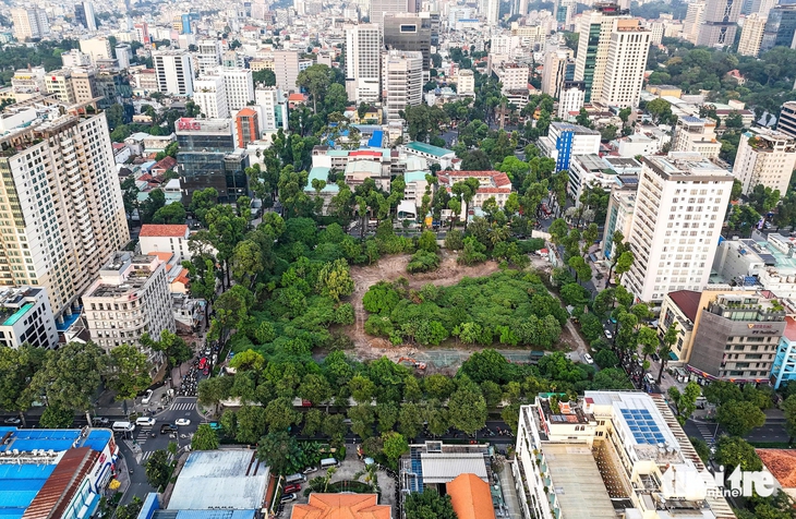 9 khu đất làm công viên, vườn hoa Tết: Sở Xây dựng TP.HCM đề nghị dỡ rào chắn trước 15-1 - Ảnh 1.