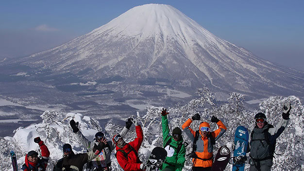 Khách du lịch đổ dồn tới đảo Hokkaido của Nhật nhiều hơn sau khi có những bộ phim truyền hình lấy bối cảnh quay tại nơi này - Ảnh: Reuters