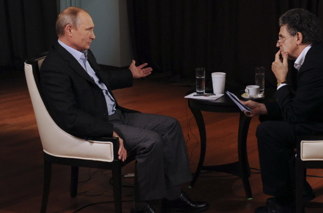 Ông Putin trả lời phỏng vấn Đài truyền hình ARD của Đức - Ảnh: Reuters