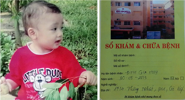 Bé Đinh Gia Huy (còn gọi là Bo) và cuốn sổ khám chữa bệnh của bé - Ảnh: Hoàng Lộc