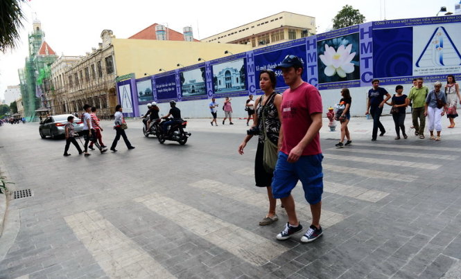 Đường Lê Thánh Tôn, Q. 1, TP.HCM đã được lát đá xong - Ảnh: Quang Định