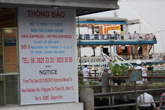 Hãng tàu cao tốc cánh ngầm dán thông báo dời địa điểm bến từ ngày 31-3