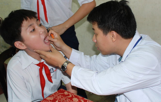 Y bác sĩ trẻ trong hành trình tình nguyện vì sức khỏe cộng đồng - Ảnh: Q.L.