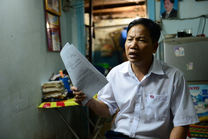 Nhà ông Lê Bình Sang xuống cấp nghiêm trọng, thuộc diện đối tượng được vay gói 30.000 tỉ đồng để sửa chữa và xây mới nhà nhưng ngân hàng từ chối cho vay vì ông có thu nhập trên 9 triệu đồng/tháng - Ảnh: Quang Định