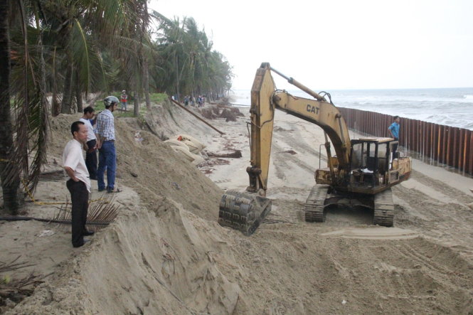 Cửa Đại bị sạt lở nghiêm trọng đang đe dọa đến sự phát triển của Hội An - Ảnh: Tr.Trung