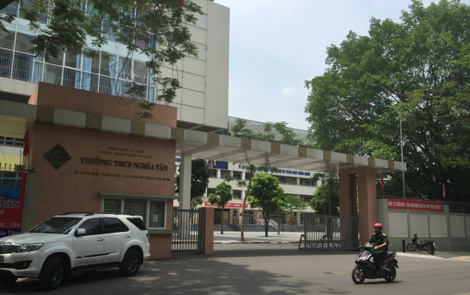 Mặc dù chuyển về P.Cổ Nhuế 1 (Q.Bắc Từ Liêm) nhưng con em của các hộ dân ở 10 tổ dân phố của P.Nghĩa Tân (Q.Cầu Giấy) vẫn học tại các trường của P.Nghĩa Tân - Ảnh: Xuân Long