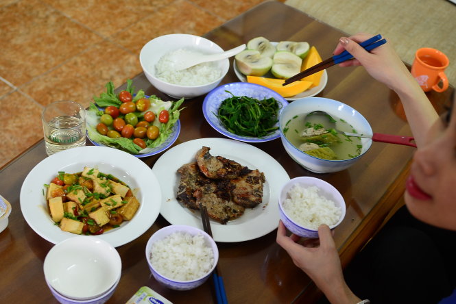 Bữa ăn nhiều rau, trái cây sẽ tốt cho sức khỏe - Ảnh: T.T.D.