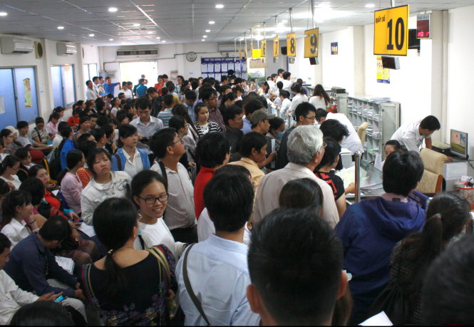 Các doanh nghiệp “rối” với những quy định trong luật mới vì chưa có hướng dẫn cụ thể (ảnh chụp tại Sở KH-ĐT TP.HCM ngày 6-7) - Ảnh: Đình Dân