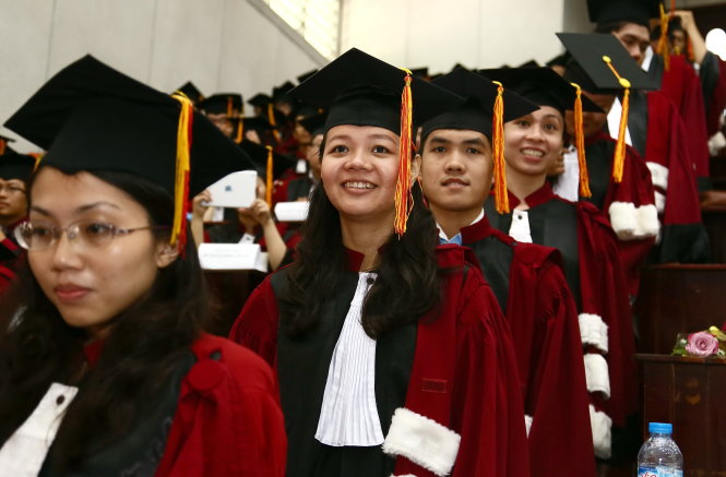 Các tân thạc sĩ Trường ĐH Khoa học tự nhiên - ĐHQG TP.HCM trong ngày nhận bằng - Ảnh: Như Hùng