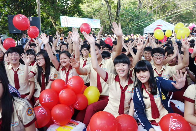 Học sinh đến tham dự Ngày hội tư vấn tuyển sinh - hướng nghiệp tại TP.HCM năm 2015 do báo Tuổi Trẻ tổ chức - Ảnh: Như Hùng