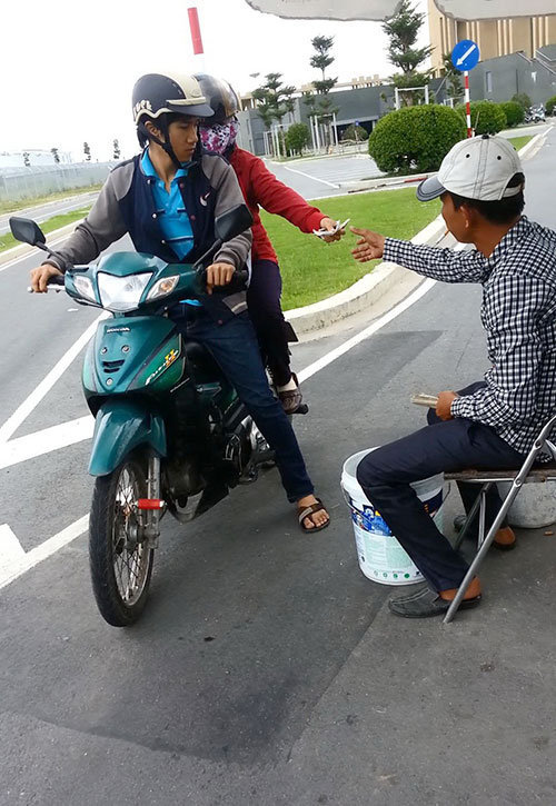 Các cơ quan nhà nước giao dịch, người dân không phải trả tiền giữ xe