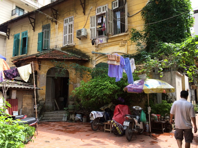 Biệt thự xuống cấp trên phố Phan Bội Châu, Hà Nội - Ảnh: Lâm Hoài