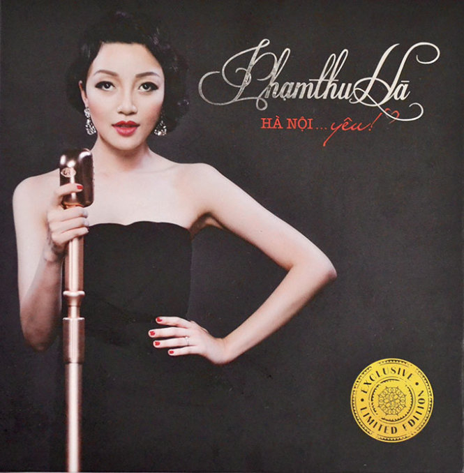 Phạm Thu Hà với album thứ 3 Hà Nội Yêu - Ảnh: Minh Trang chụp lại