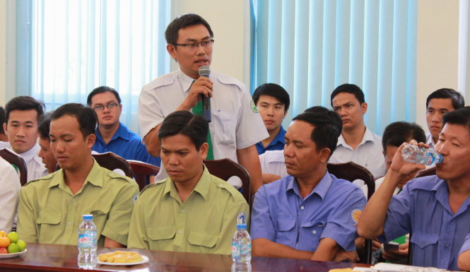 Tài xế Võ Quốc Bảo (taxi Mai Linh): “Mong TP bố trí chỗ đậu taxi hợp lý vì hiện chưa có nên nhiều người dân còn than phiền khi taxi tụ tập trong khu dân cư” - Ảnh: Q.L.