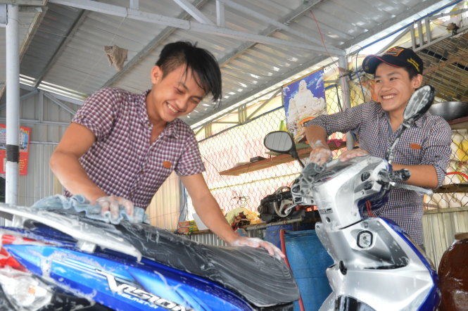 Nụ cười đã trở lại trên gương mặt những đứa trẻ bơ vơ, lạc lối - Ảnh: Ngọc Tài
