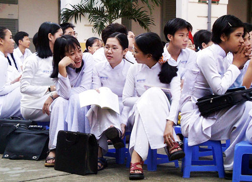 HKqAyqiM.jpg