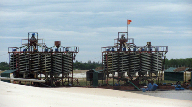 N1PUJDEB.jpg