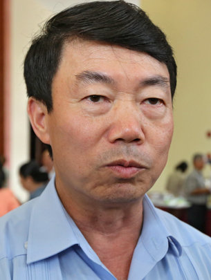 WvES51MP.jpg
