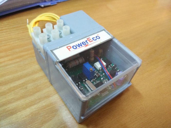 Bộ điều khiển công suất PowerEco có khả năng tiết kiệm điện trên 35%. - Ảnh: Đức Thiện