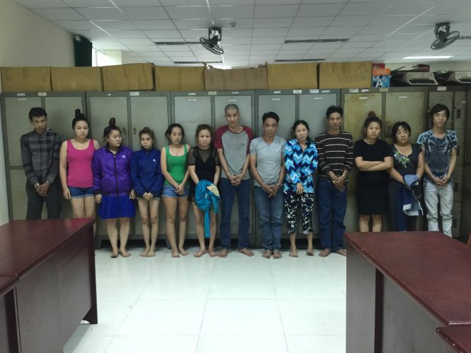 Nhóm dàn cảnh tại công an H.Bình Chánh - Ảnh: Mỹ Thương