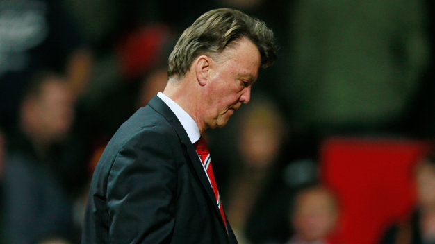 HLV Louis Van Gaal sau trận M.U thua Norwich 1-2 - Ảnh: Reuters