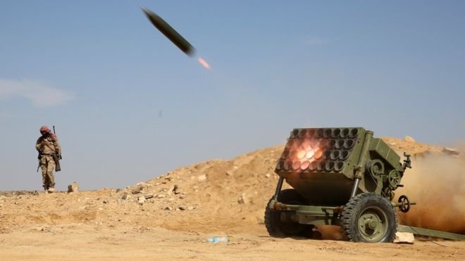 Quân chính phủ Yemen đang cố đẩy lui phe nổi dậy Houthi - Ảnh: AFP