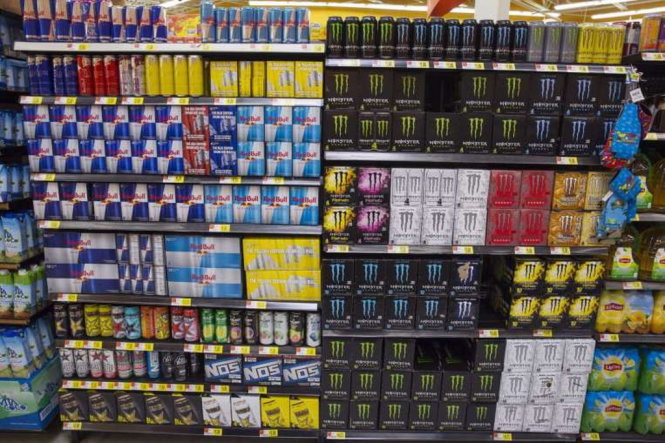 Một thanh niên Nhật Bản được nói là đã tử vong do uống nhiều đồ uống có caffeine - Ảnh: Reuters