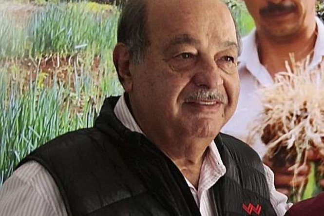 Đại gia viễn thông Mexico Carlos Slim là tỉ phú nghèo đi nhiều nhất năm 2015. Ảnh: Reuters