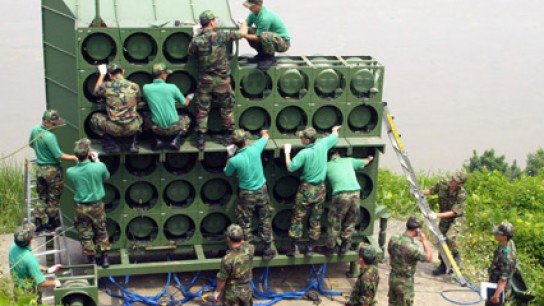 Chính phủ Hàn Quốc cho biết sẽ tái khởi động hệ thống loa tuyền truyền dọc theo biên giới với CHDCND Triều Tiên từ ngày 8-1 - Ảnh: The week